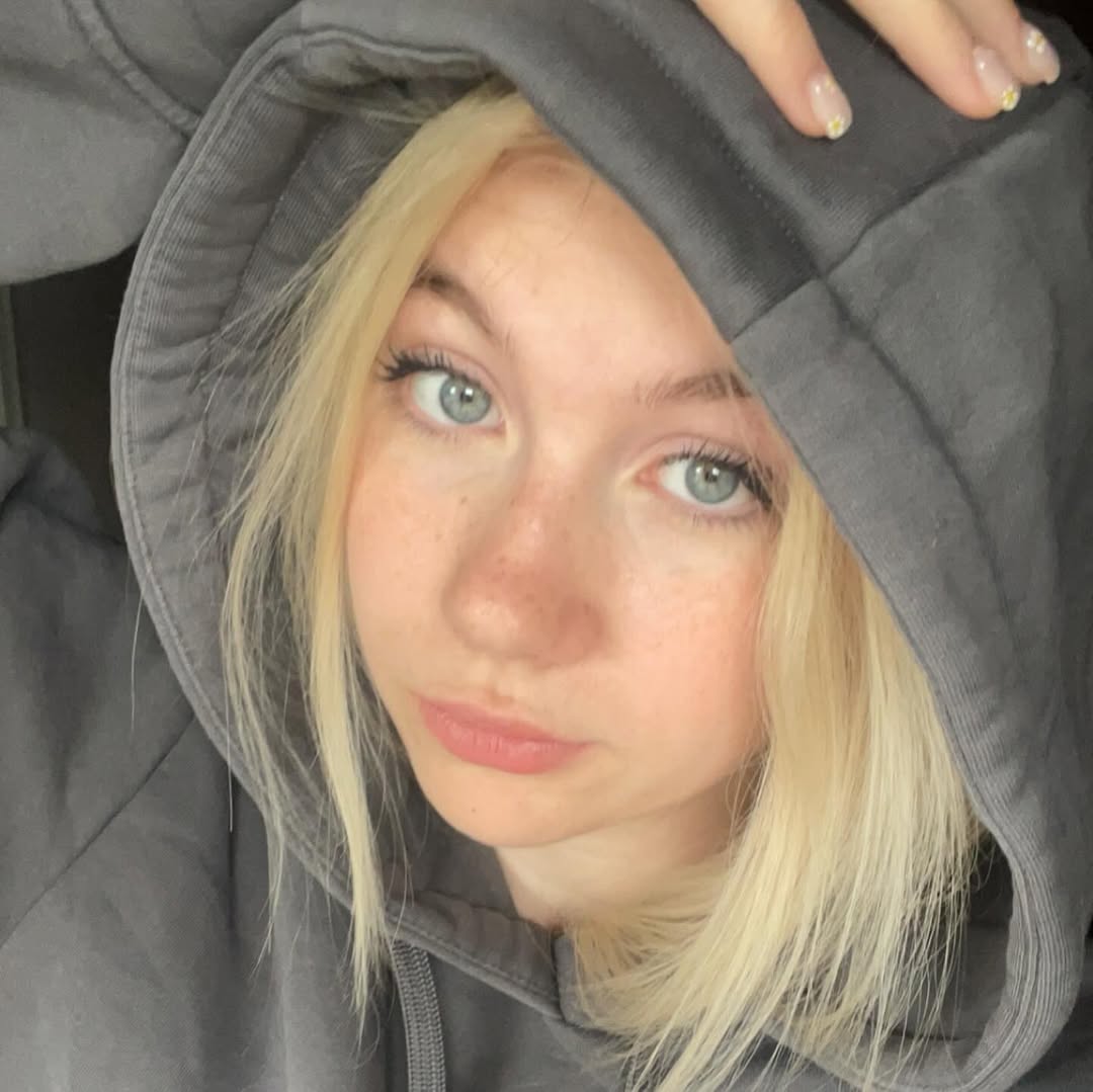 files/June_dump_june_junedump_friends_girl_blonde_streamer_summer_time_fyp_fy_fyp_fypage.jpg